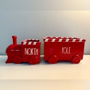 🎄Rae Dunn Ceramic Train Set